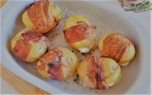 Scopri di più sull'articolo Panini di patate con prosciutto crudo e formaggio
