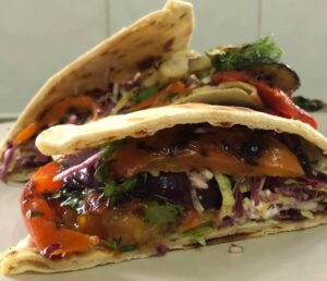 Scopri di più sull'articolo Piadine con verdure marinate alla piastra e Torta alla banana